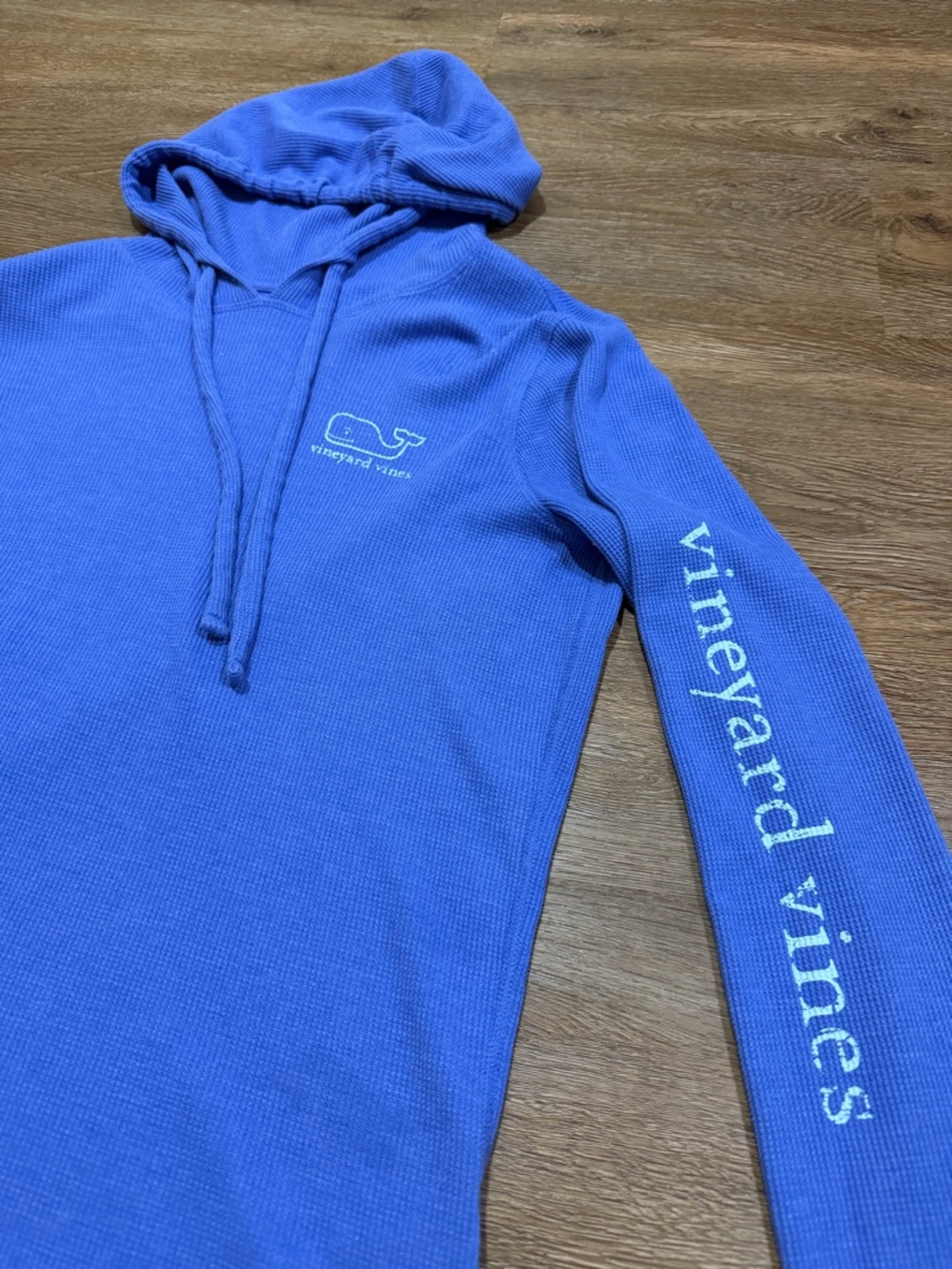 Vineyard Vines Women's Waffle Knit Thermal Whale Hoodie - Picture 3 of 8